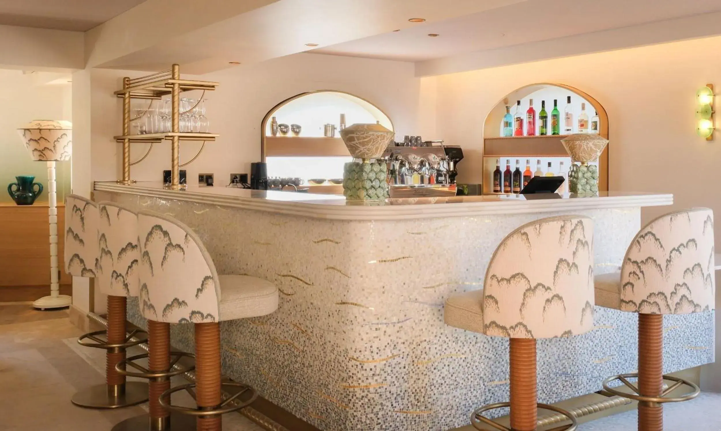 Lounge or bar in Villa Miraé by Inwood Hotels - Cap d'Antibes Lounge or bar in Villa Miraé by Inwood Hotels - Cap d'Antibes