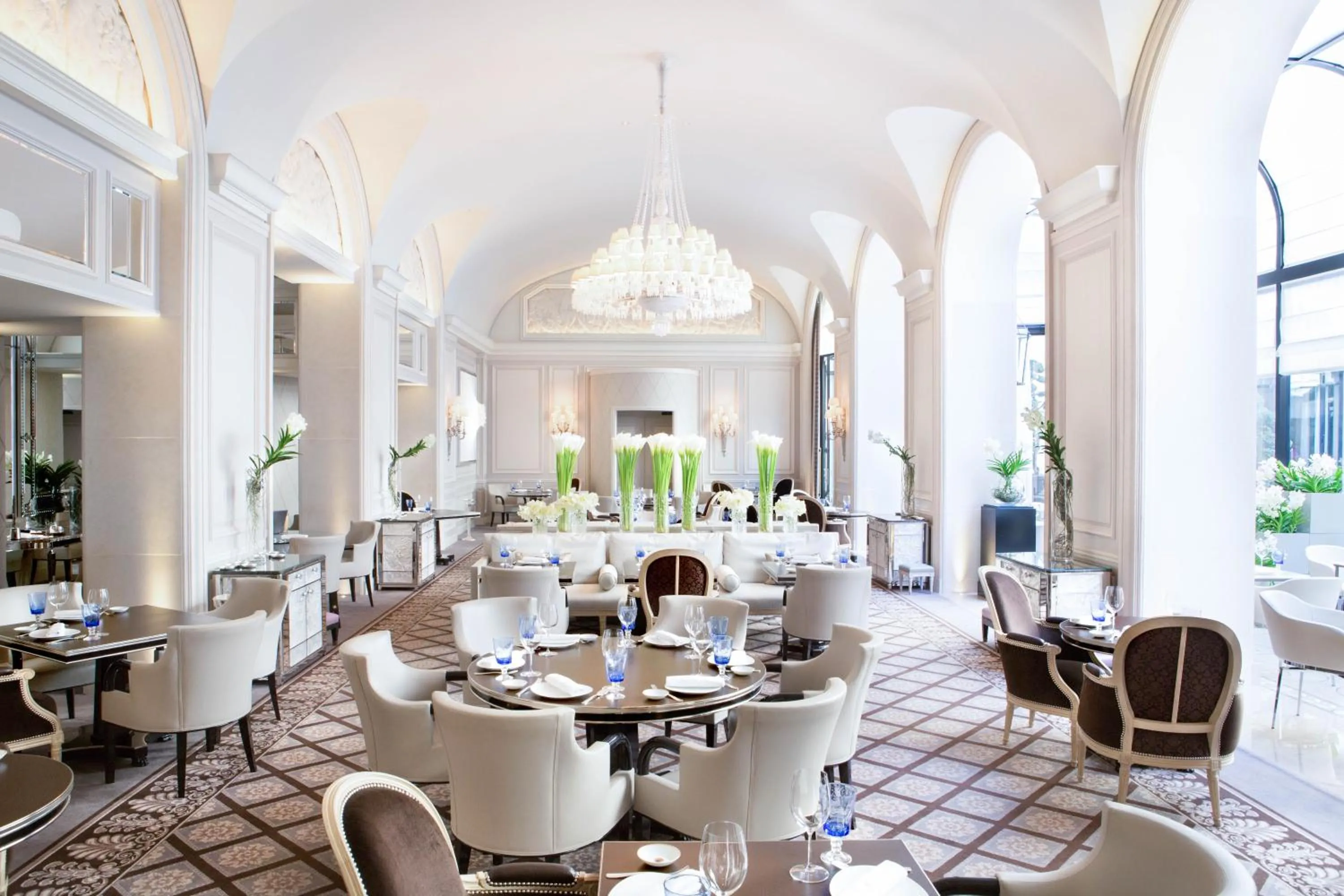 Restaurant/places to eat in Four Seasons Hotel George V Paris