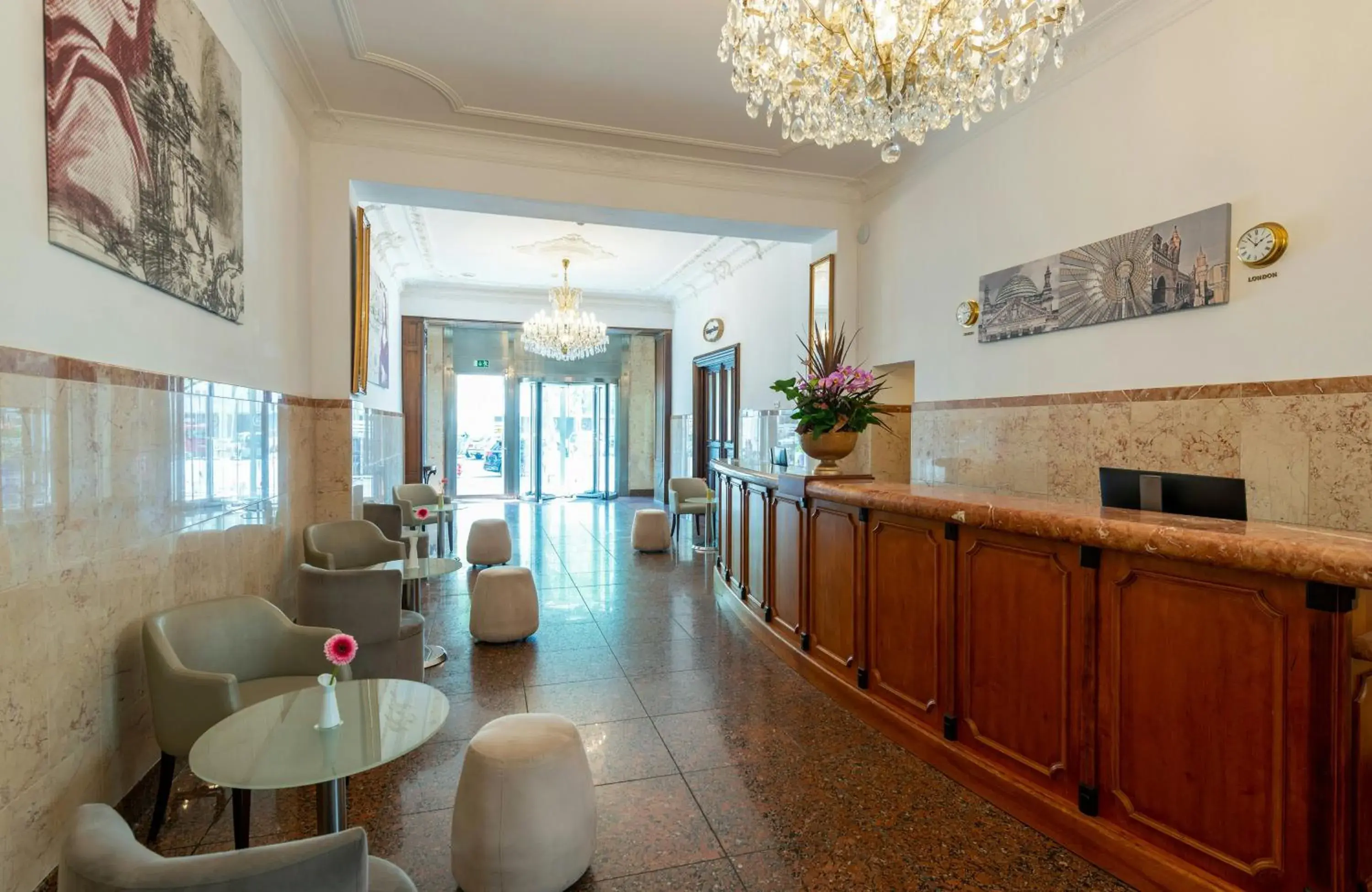 Lobby or reception in Leonardo Hotel Berlin KU'DAMM Lobby or reception in Leonardo Hotel Berlin KU'DAMM