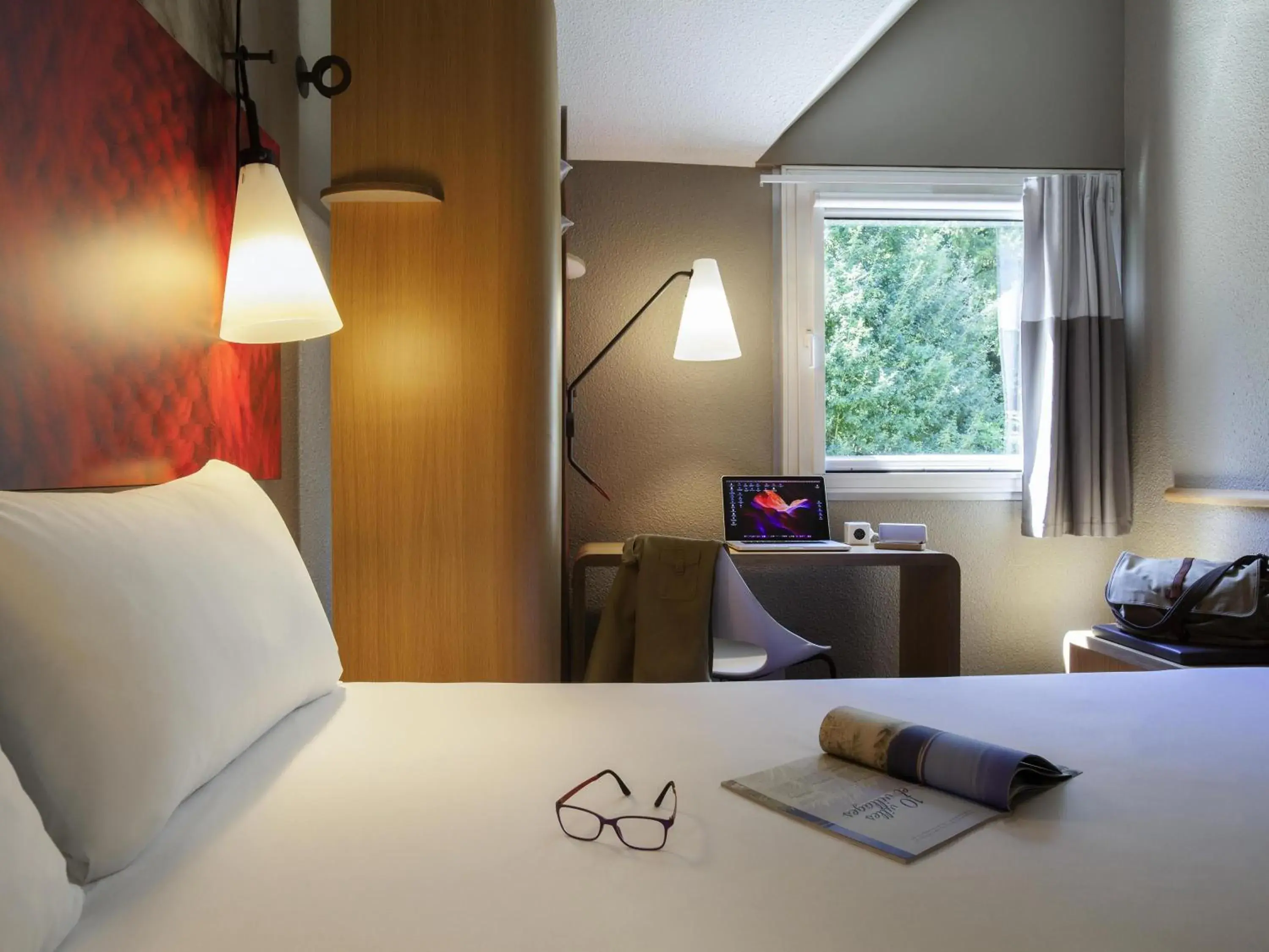 Bedroom, Bed in ibis Velizy Jouy-En-Josas Bedroom, Bed in ibis Velizy Jouy-En-Josas
