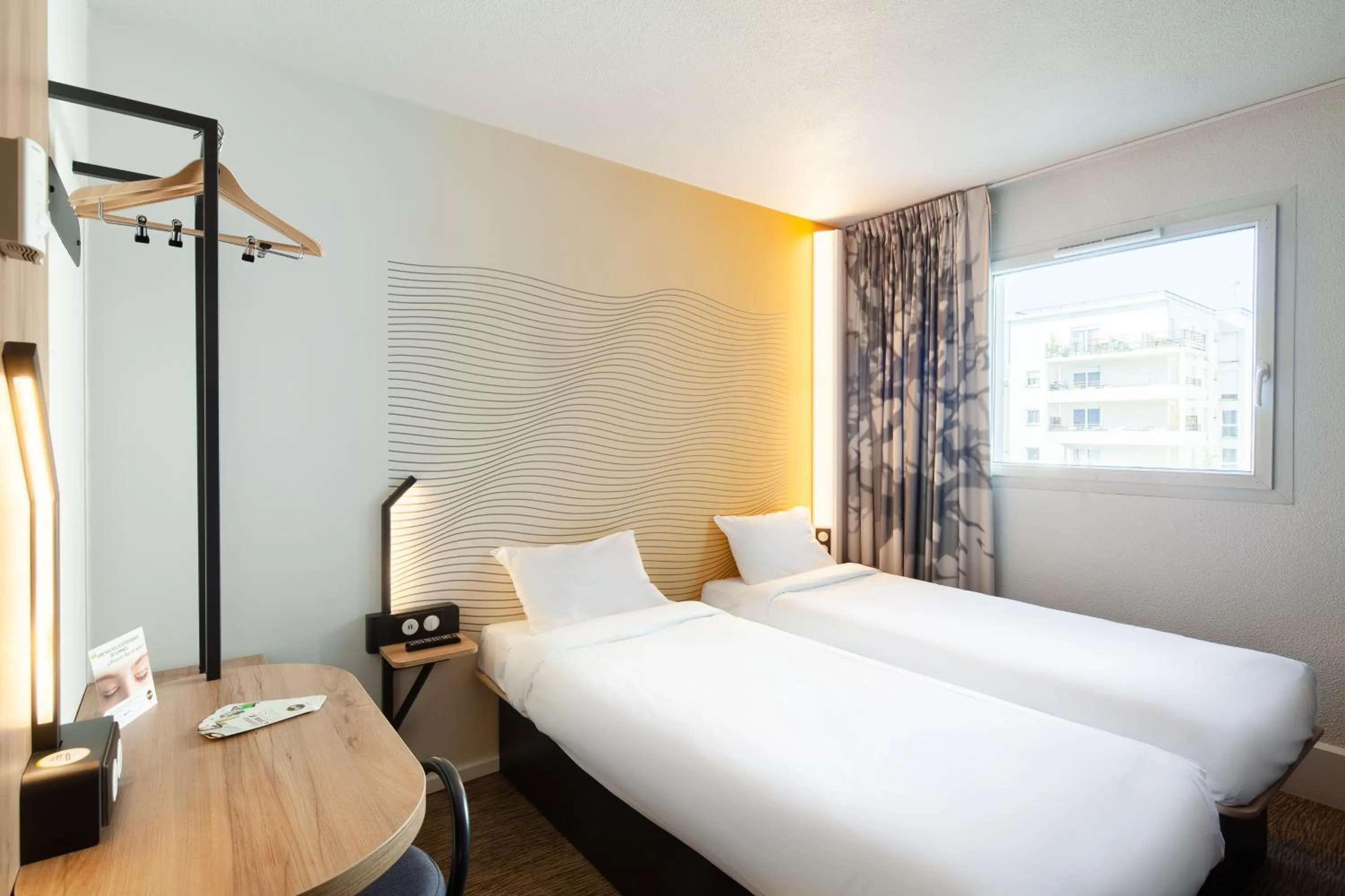 Bedroom, Bed in B&B HOTEL Paris Saint-Denis Pleyel