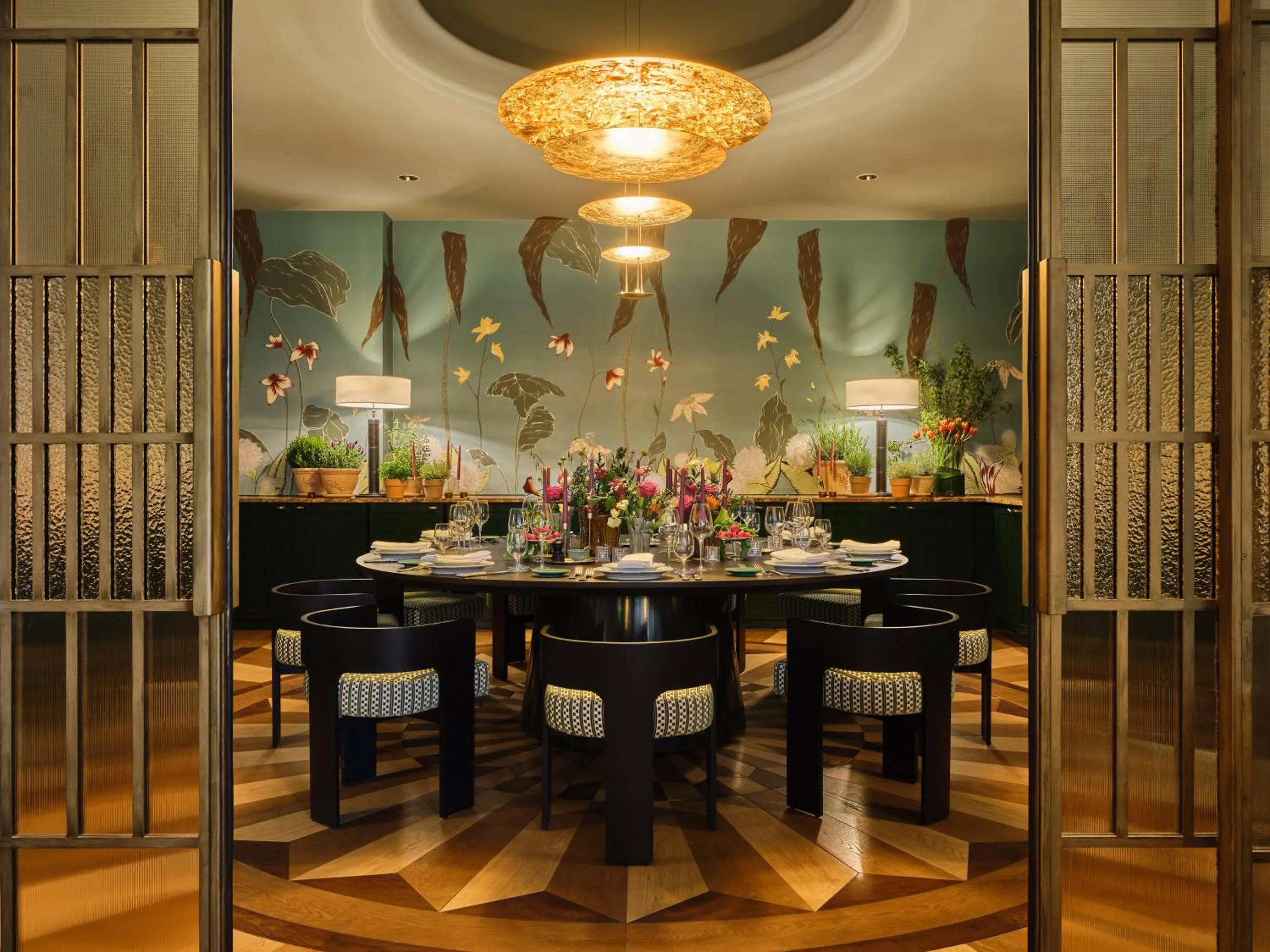 Restaurant/places to eat in Rocco Forte The Charles Hotel