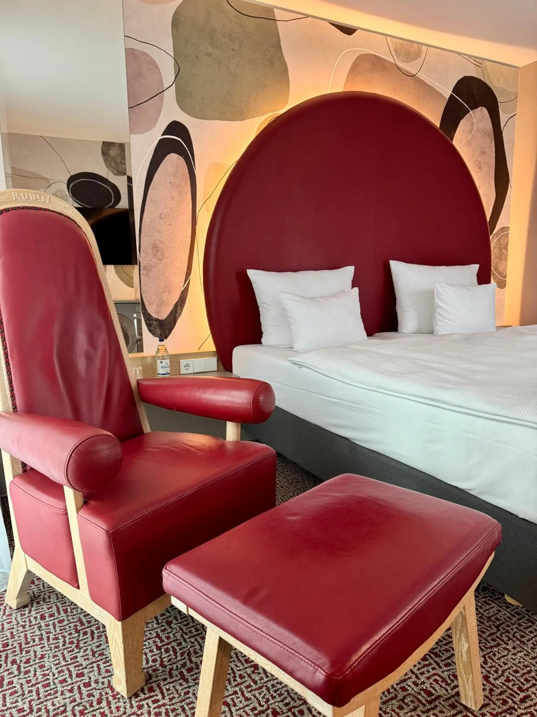 Photo of the whole room, Bed in ARCOTEL Rubin Hamburg Photo of the whole room, Bed in ARCOTEL Rubin Hamburg