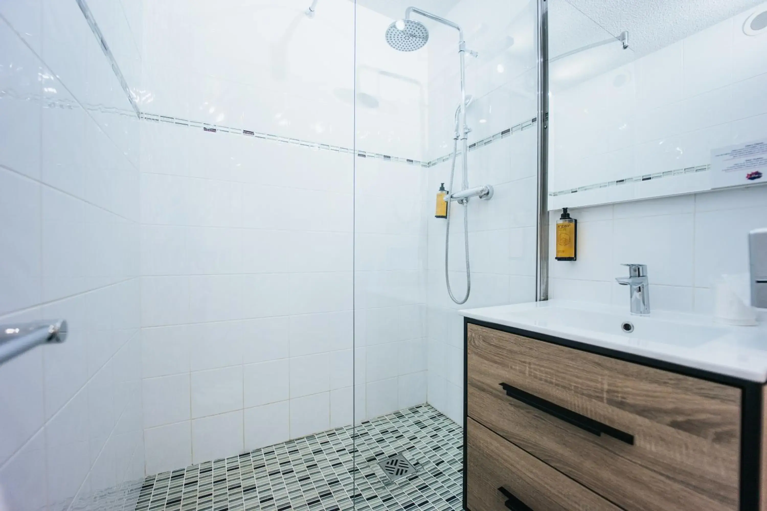 Shower in Le Drip's Shower in Le Drip's