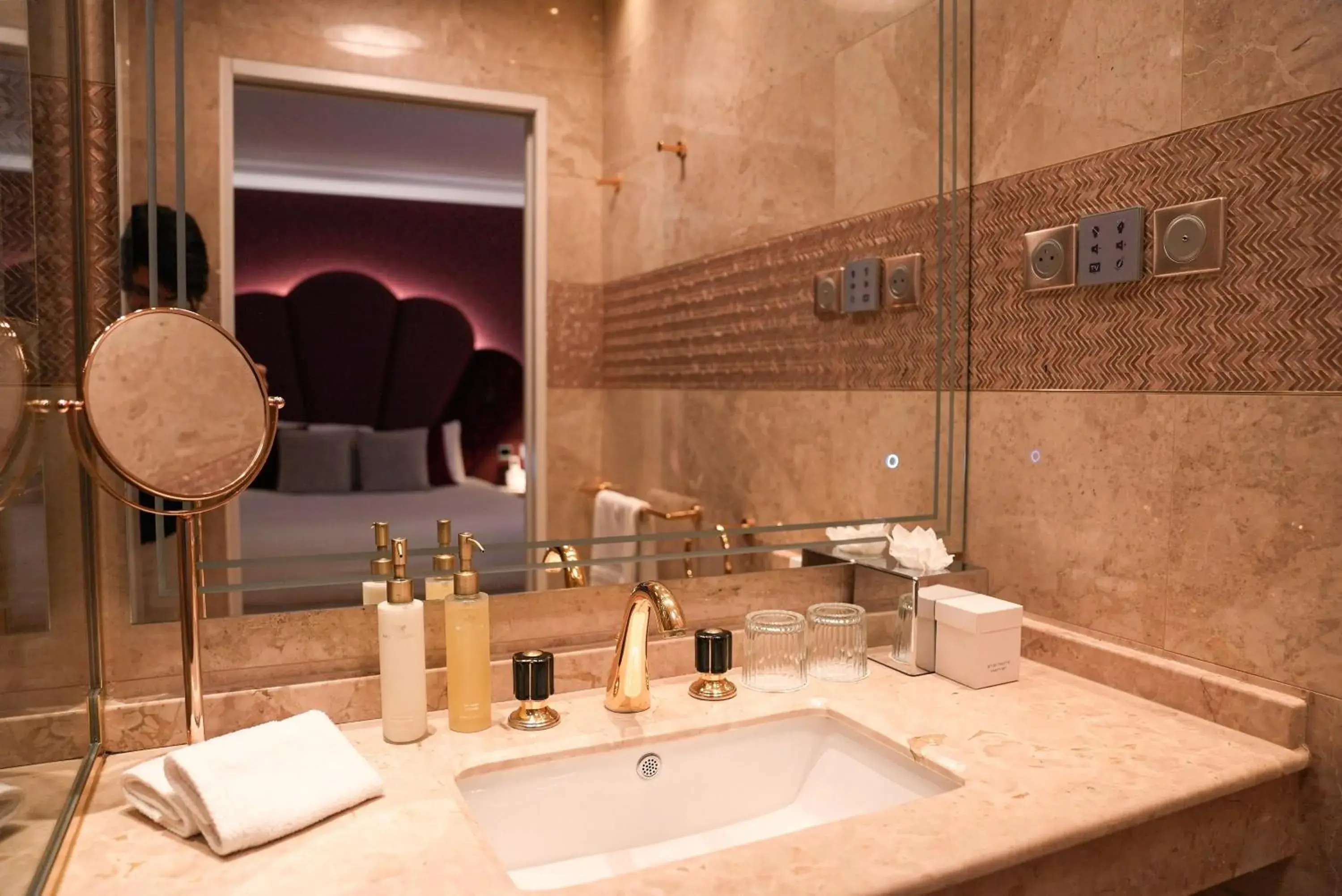 Shower in Paris j'Adore Hotel & Spa Shower in Paris j'Adore Hotel & Spa