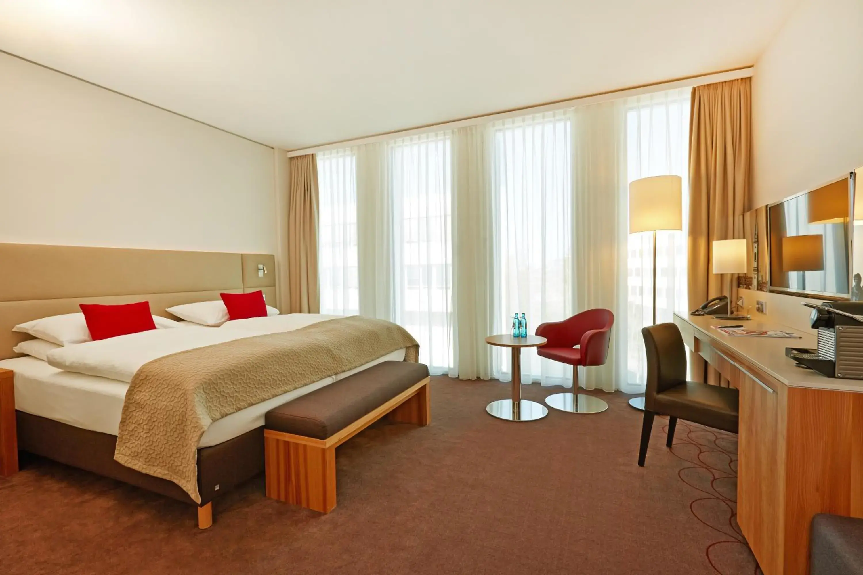 Bedroom, Bed in H4 Hotel München Messe Bedroom, Bed in H4 Hotel München Messe