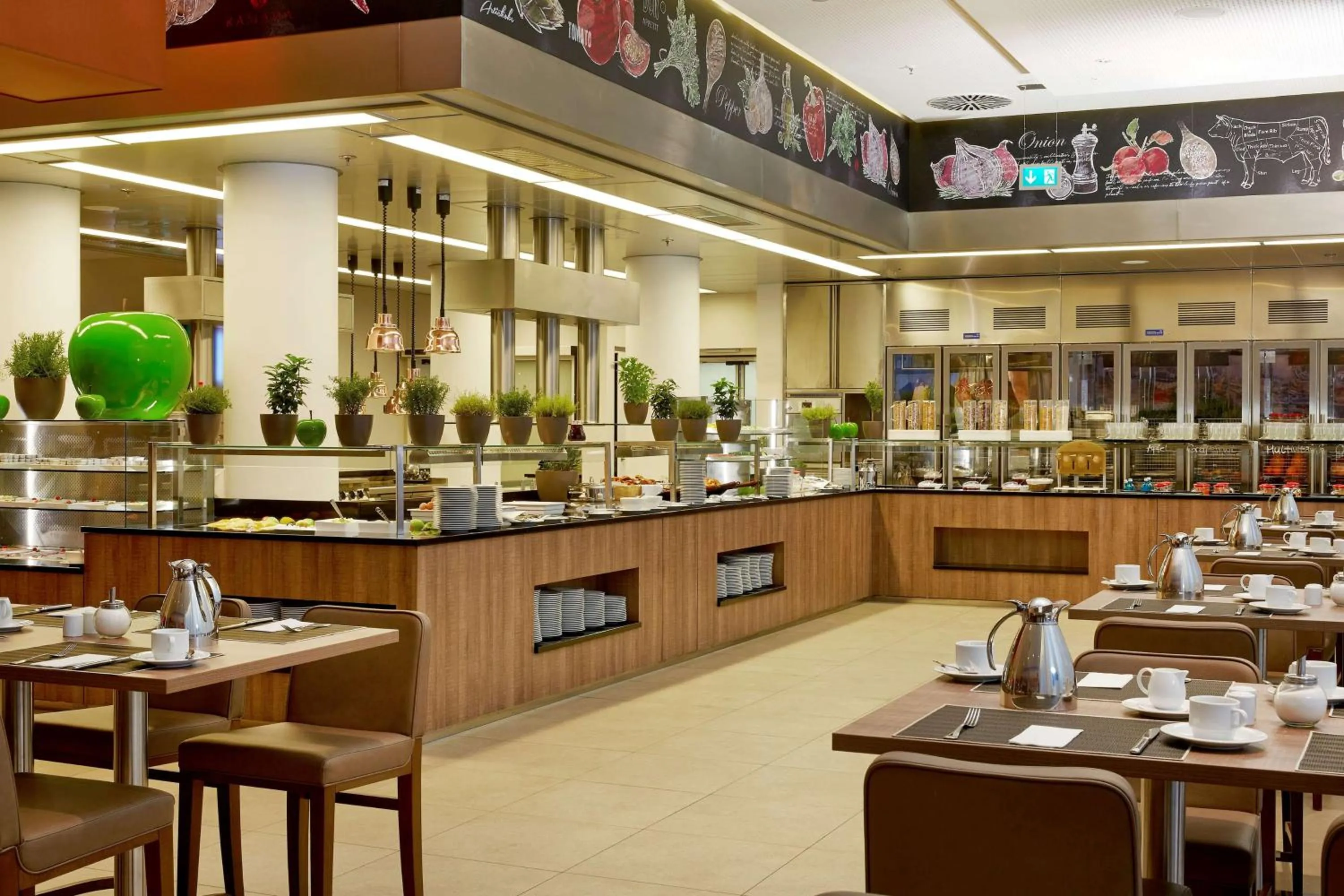 Restaurant/places to eat in H4 Hotel München Messe