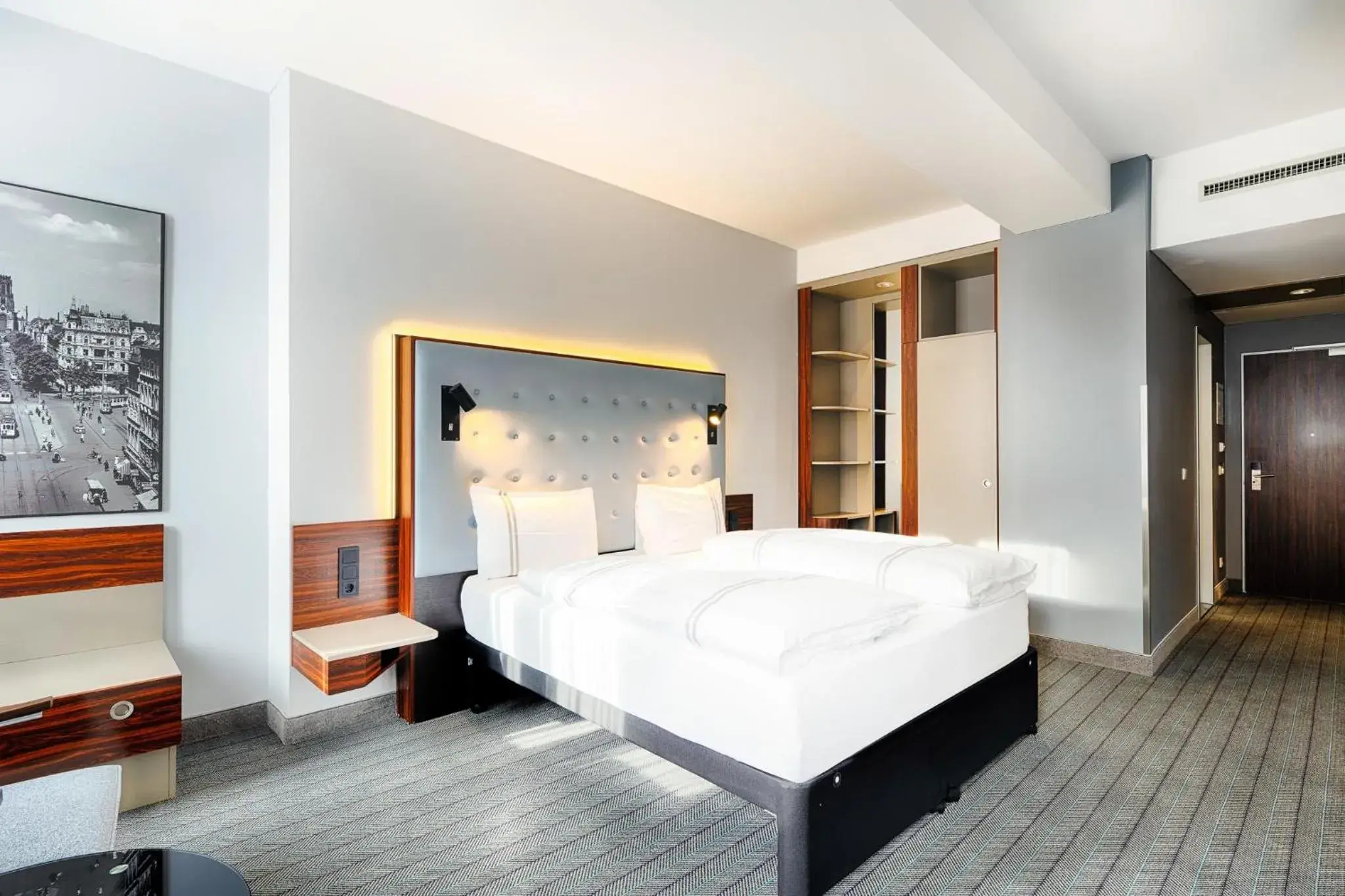 Bedroom, Bed in Premier Inn Köln City Mediapark Bedroom, Bed in Premier Inn Köln City Mediapark
