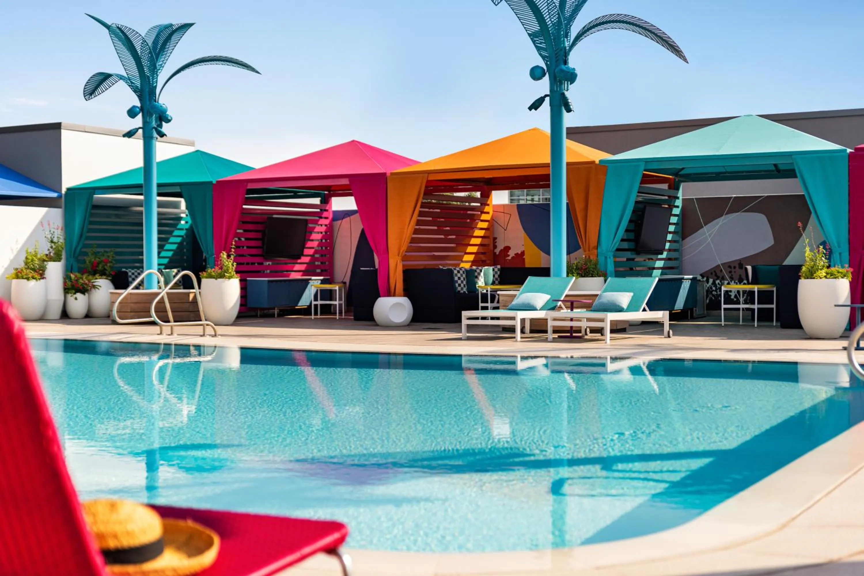 Swimming pool in Lake Nona Wave Hotel