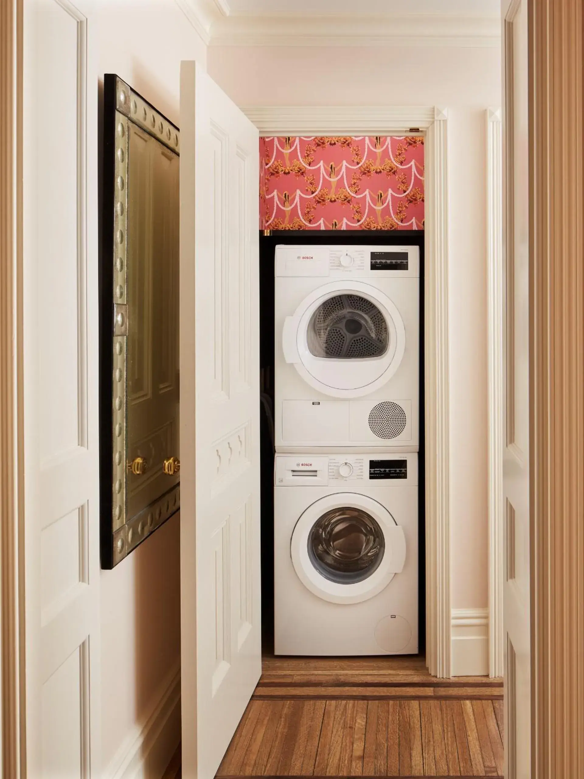 washing machine in The Hotel Chelsea washing machine in The Hotel Chelsea