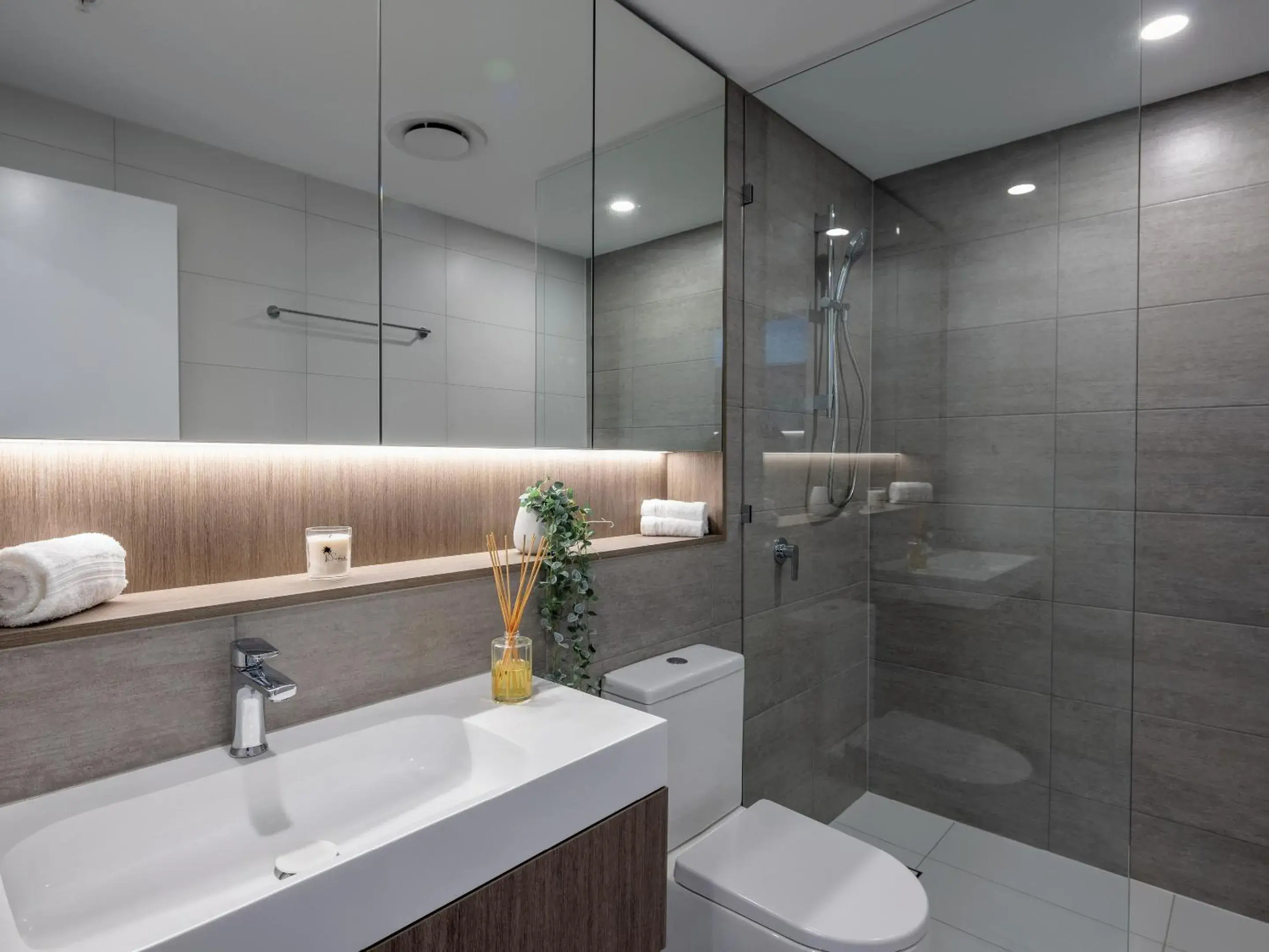 Shower in The Star Residences - Gold Coast Shower in The Star Residences - Gold Coast