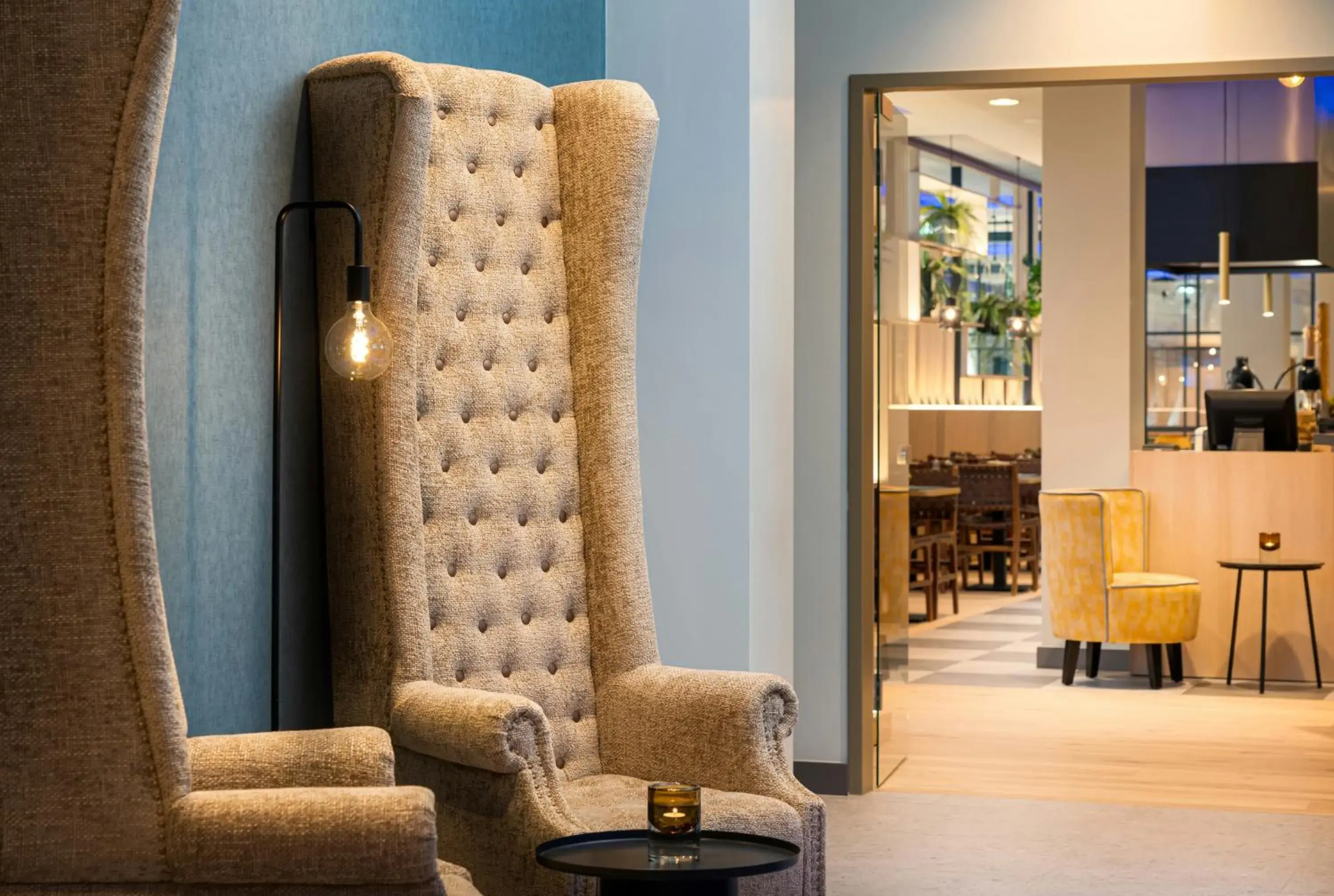 Lobby or reception in Leonardo Hotel Hamburg Altona Lobby or reception in Leonardo Hotel Hamburg Altona