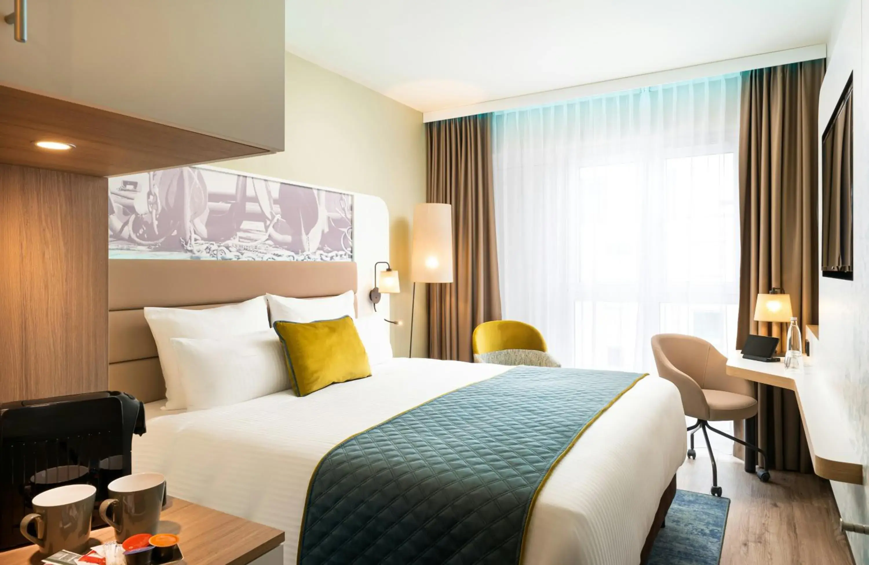 Bedroom, Bed in Leonardo Hotel Hamburg Altona Bedroom, Bed in Leonardo Hotel Hamburg Altona