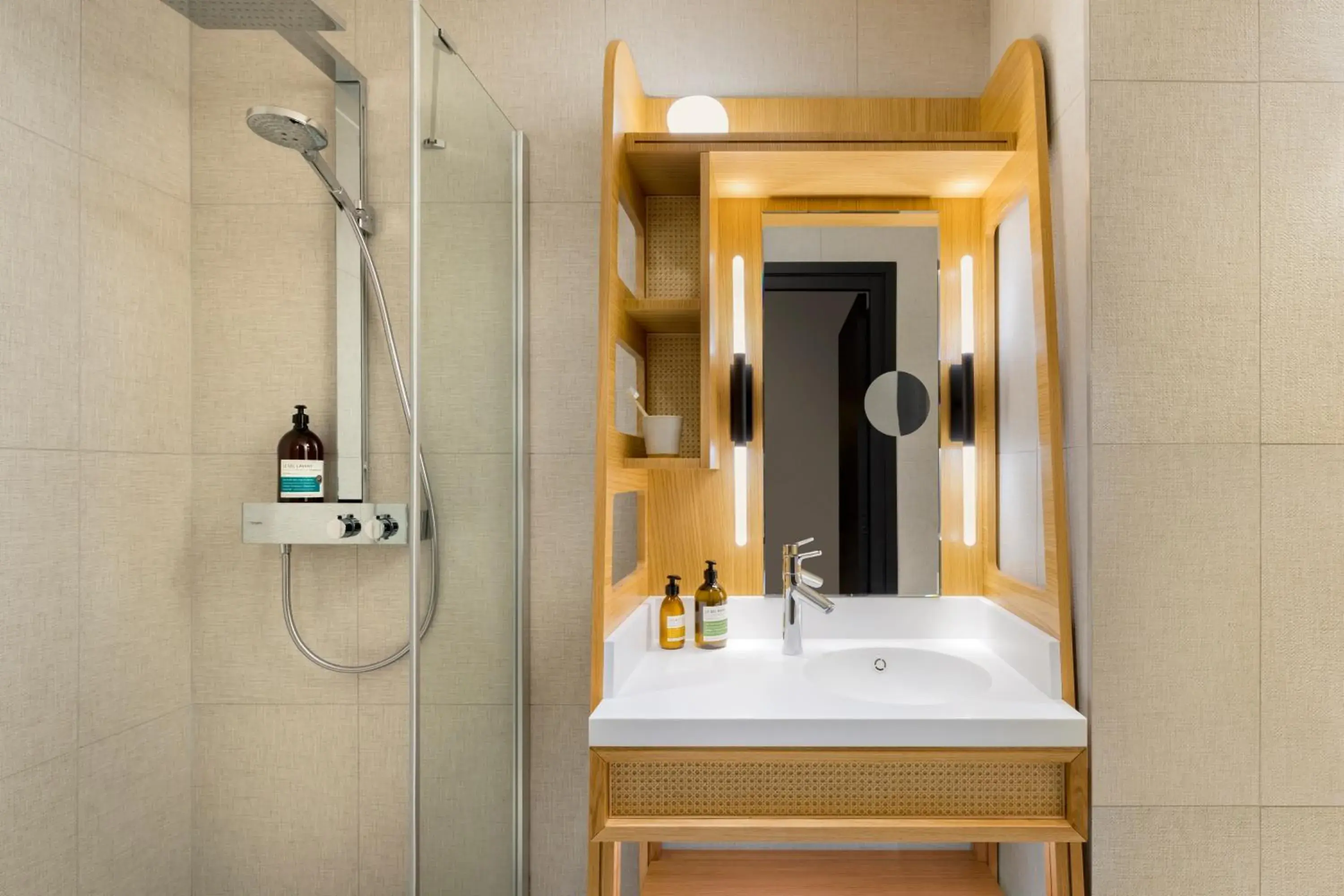 Shower in FirstName Bordeaux, Part of JdV by Hyatt Shower in FirstName Bordeaux, Part of JdV by Hyatt