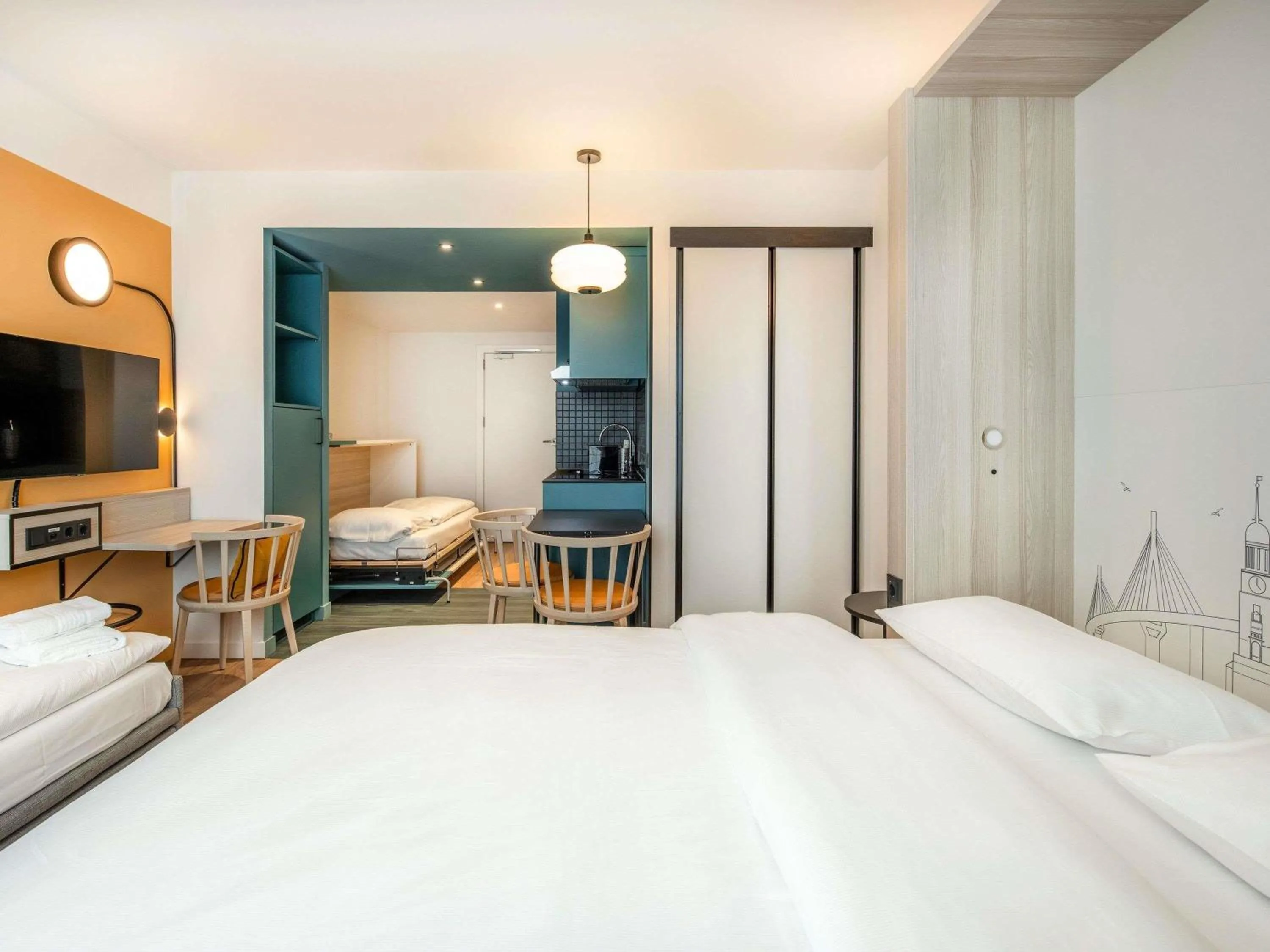 Property building, Bed in Aparthotel Adagio access Hamburg