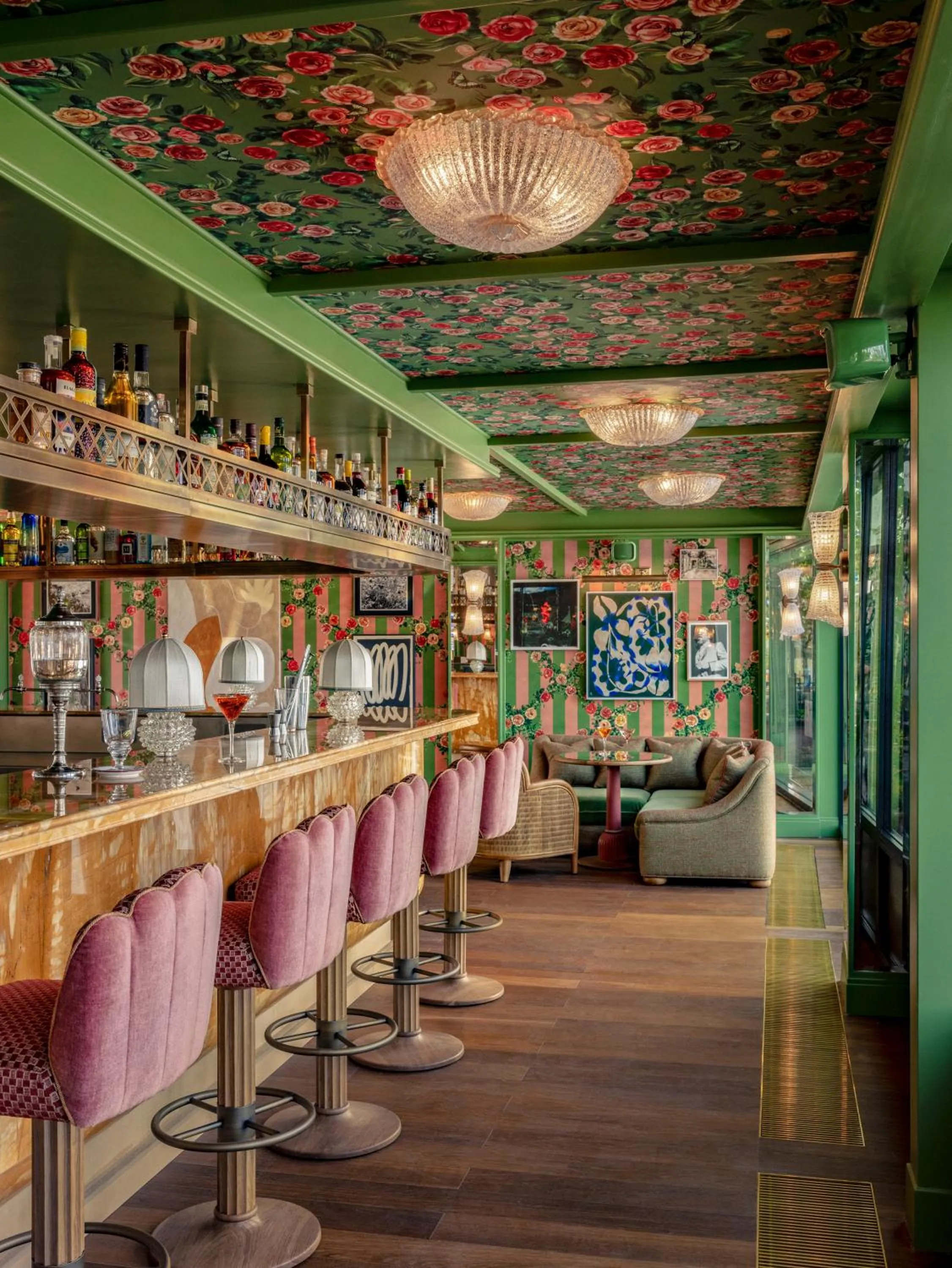 Lounge or bar in La Fantaisie