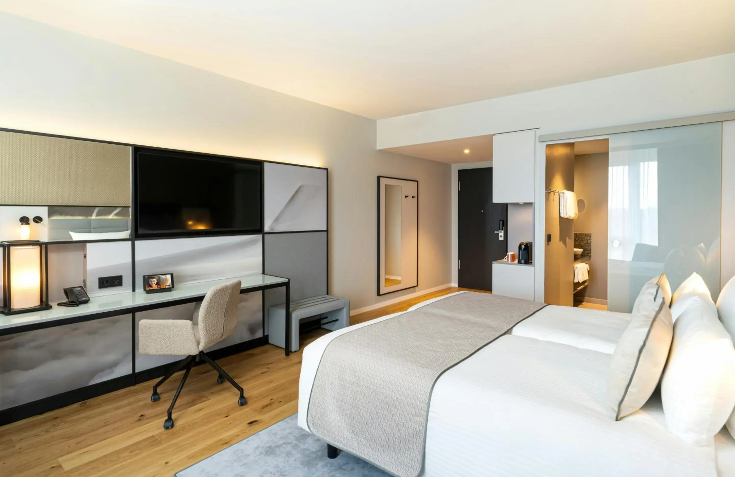 Photo of the whole room, Bed in Leonardo Royal Hotel Cologne Bonn Airport Photo of the whole room, Bed in Leonardo Royal Hotel Cologne Bonn Airport