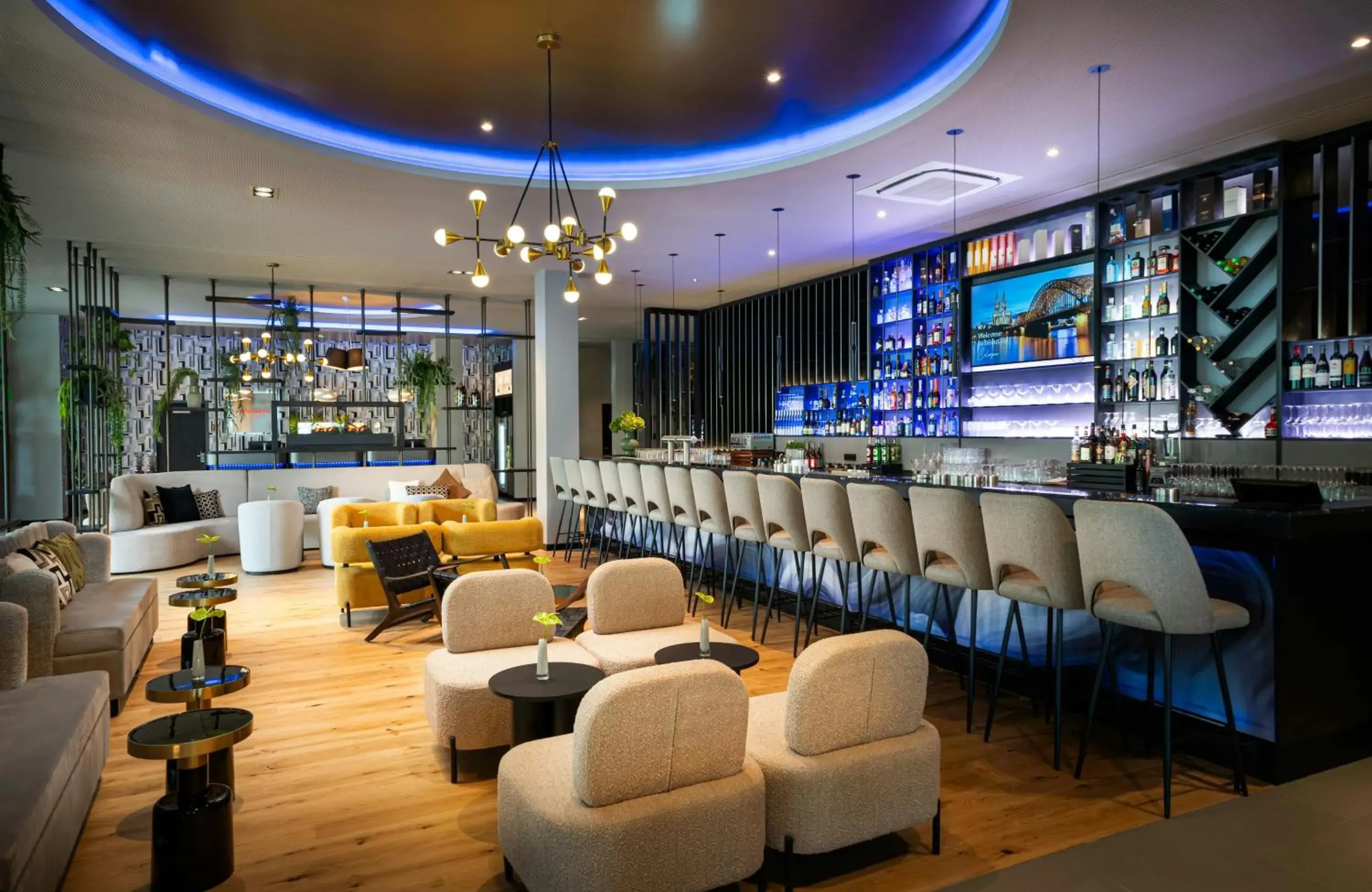 Lounge or bar in Leonardo Royal Hotel Cologne Bonn Airport Lounge or bar in Leonardo Royal Hotel Cologne Bonn Airport
