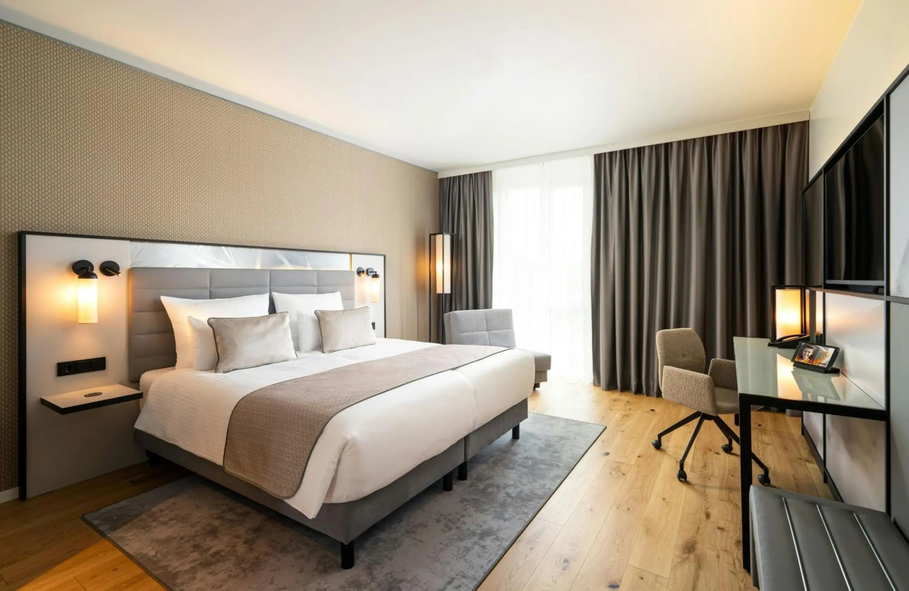 Photo of the whole room, Bed in Leonardo Royal Hotel Cologne Bonn Airport Photo of the whole room, Bed in Leonardo Royal Hotel Cologne Bonn Airport