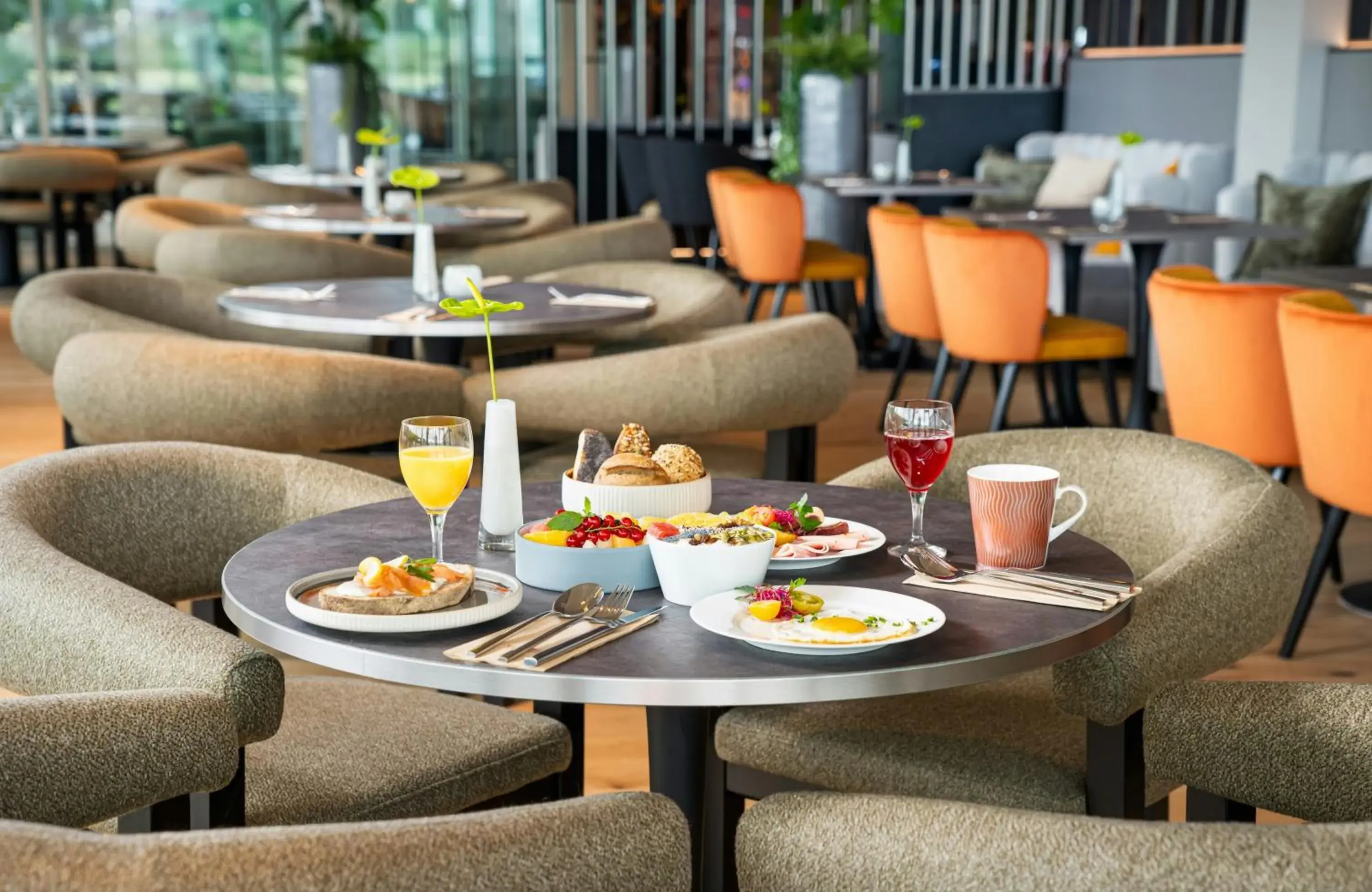Restaurant/places to eat in Leonardo Royal Hotel Cologne Bonn Airport Restaurant/places to eat in Leonardo Royal Hotel Cologne Bonn Airport